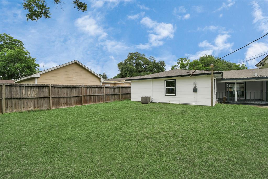 Photo 23 of 23 of 214 W Texas Avenue house