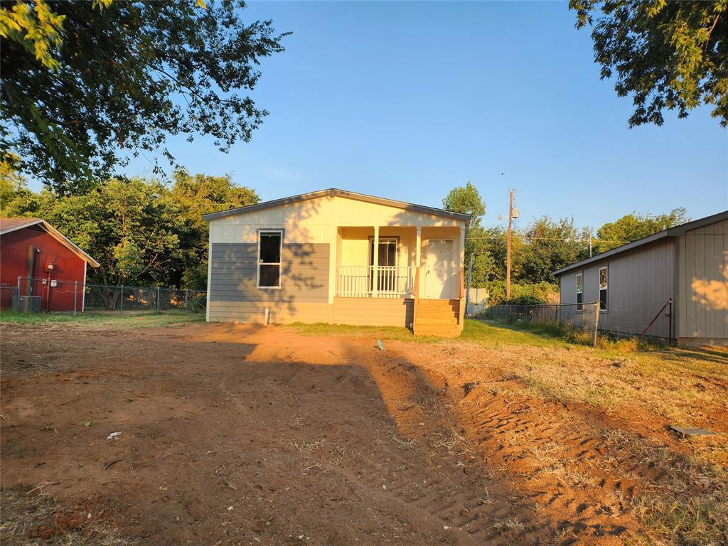 Photo 2 of 18 of 1677 Gale Drive mobile home