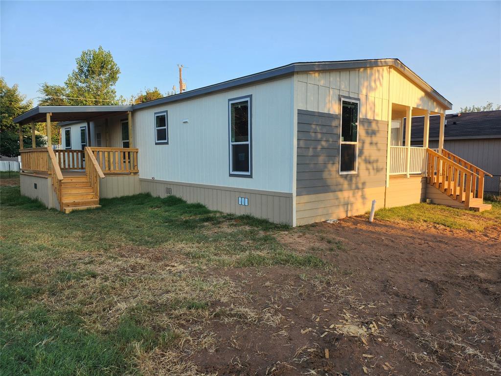 Photo 3 of 18 of 1677 Gale Drive mobile home