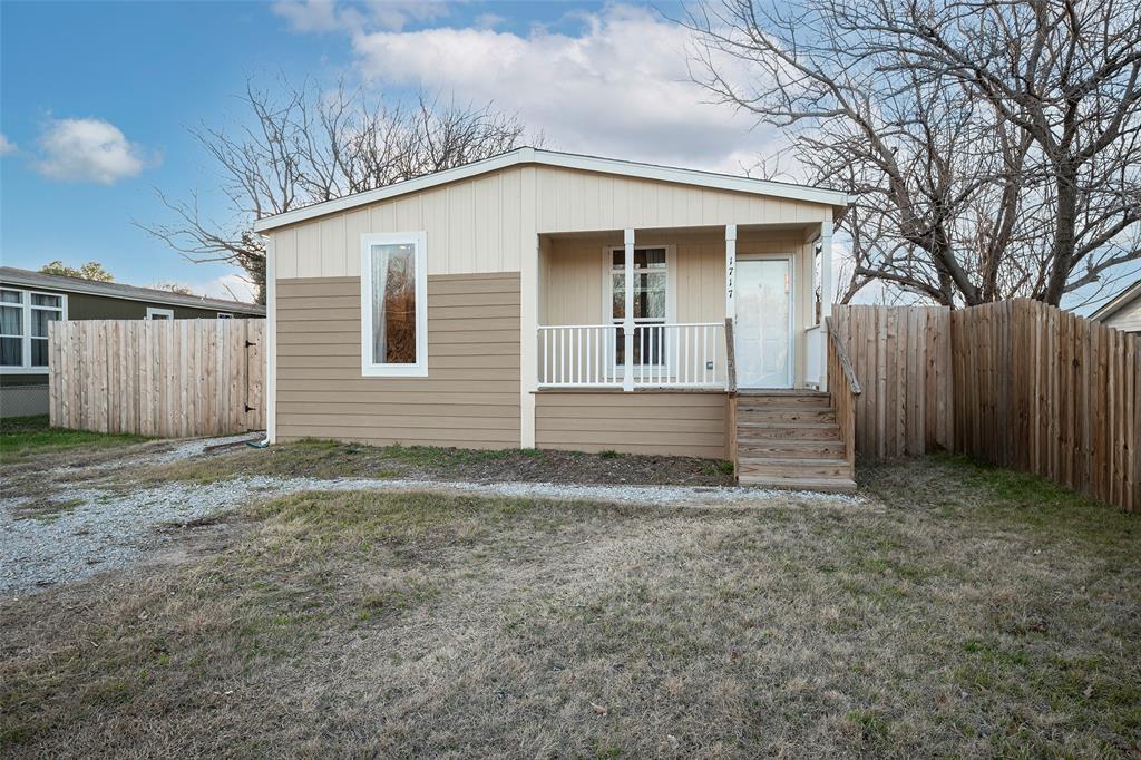 Photo 1 of 25 of 1717 Gale Drive mobile home