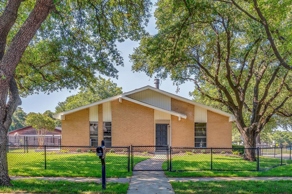 Photo 1 of 27 of 1464 N Big Bend Drive house