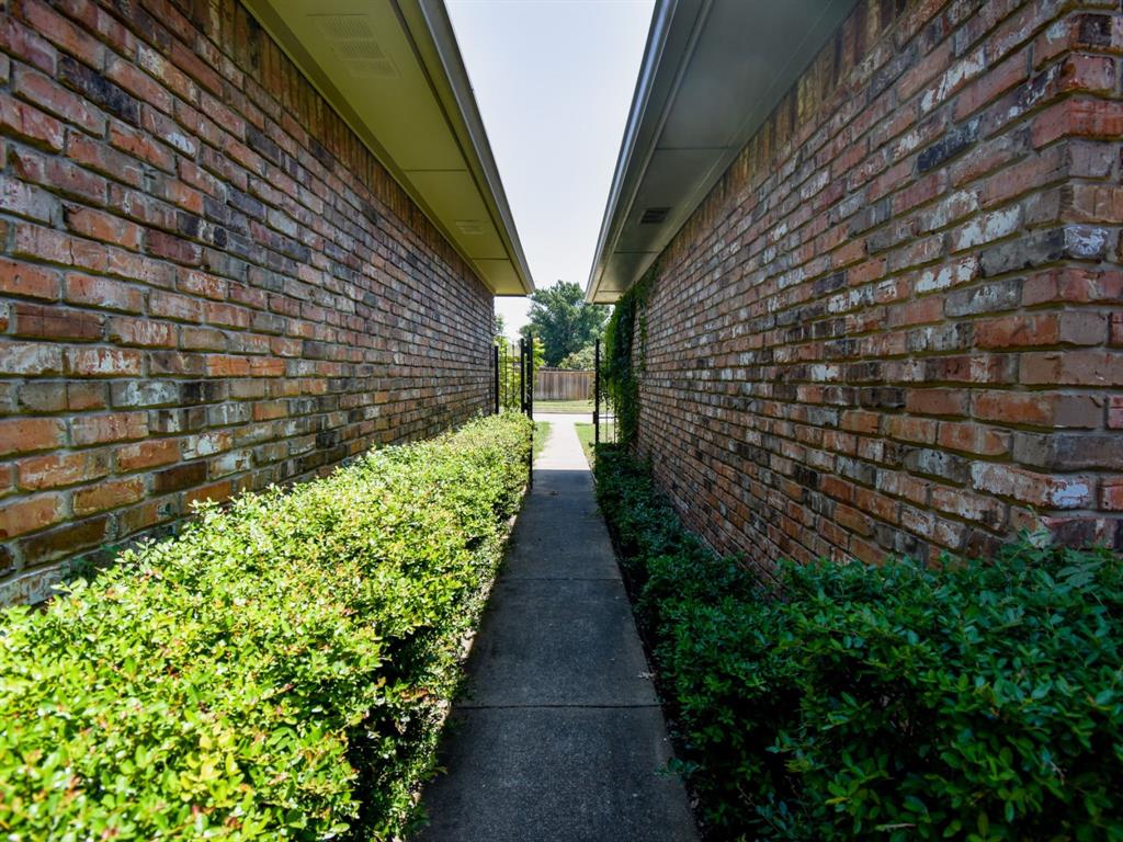 Photo 5 of 11 of 3405 Wells Drive house