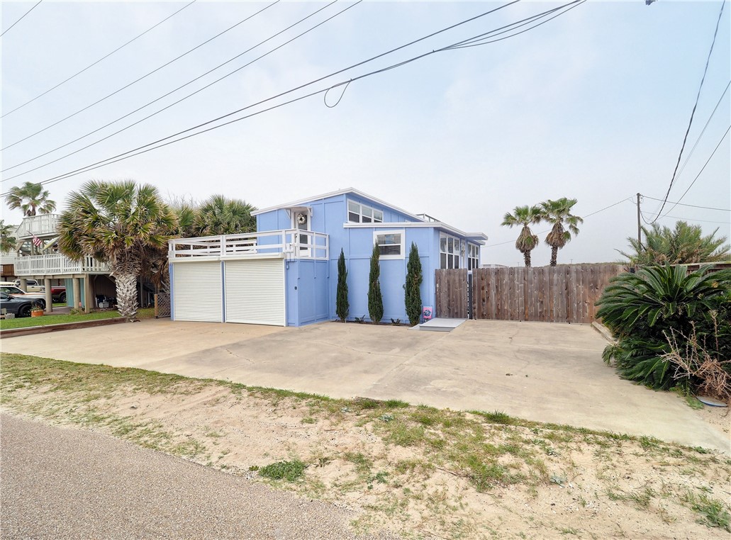 Photo 4 of 40 of 645 Lantana Drive house