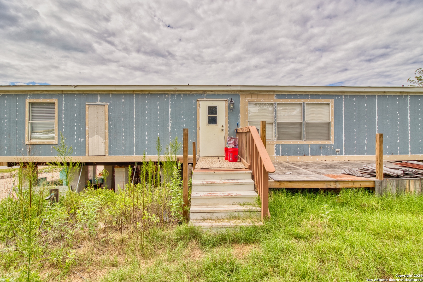 Photo 29 of 34 of 145 SANDY RIDGE DR mobile home