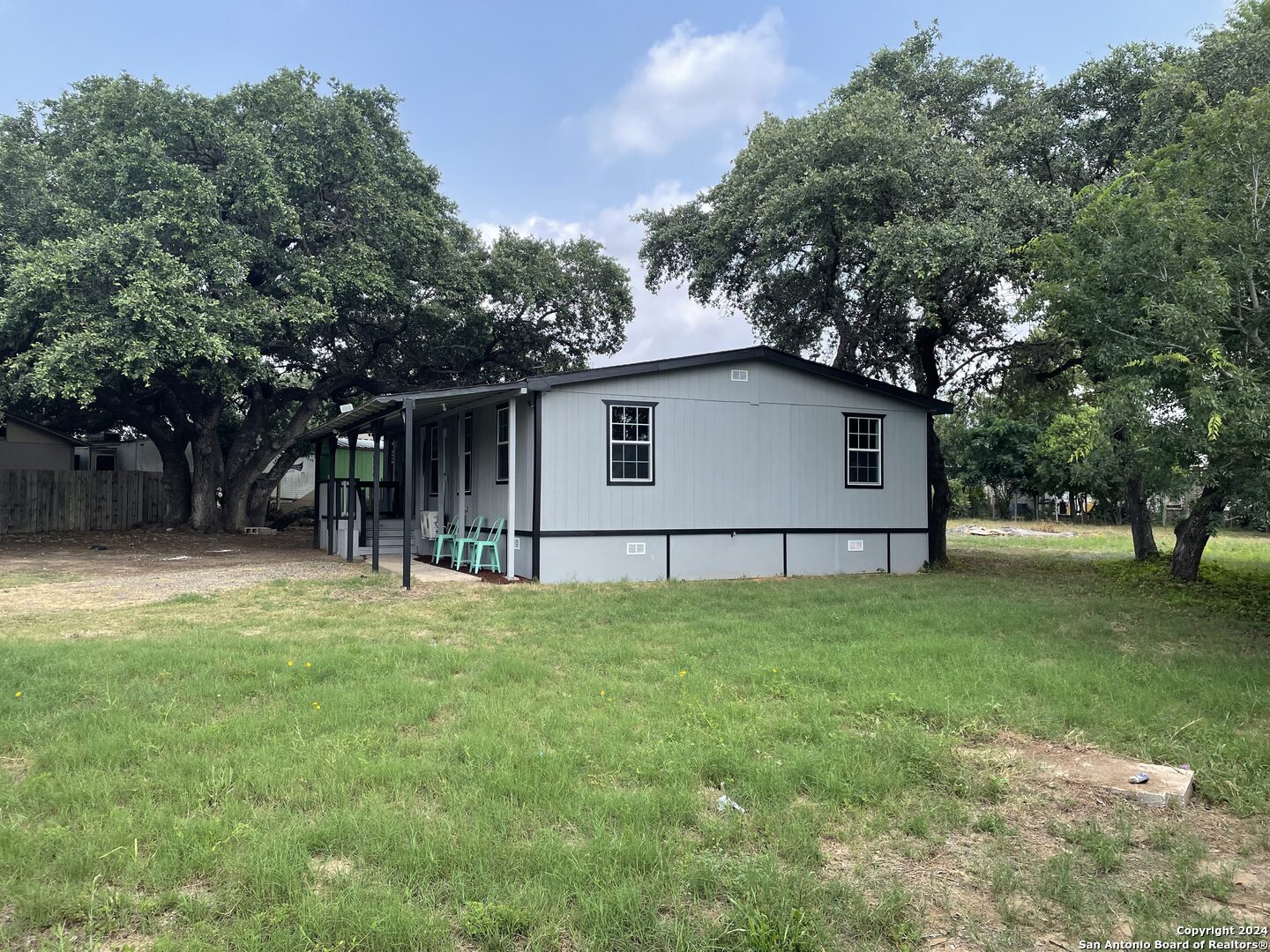 Photo 5 of 31 of 600 DAWNRIDGE DR mobile home