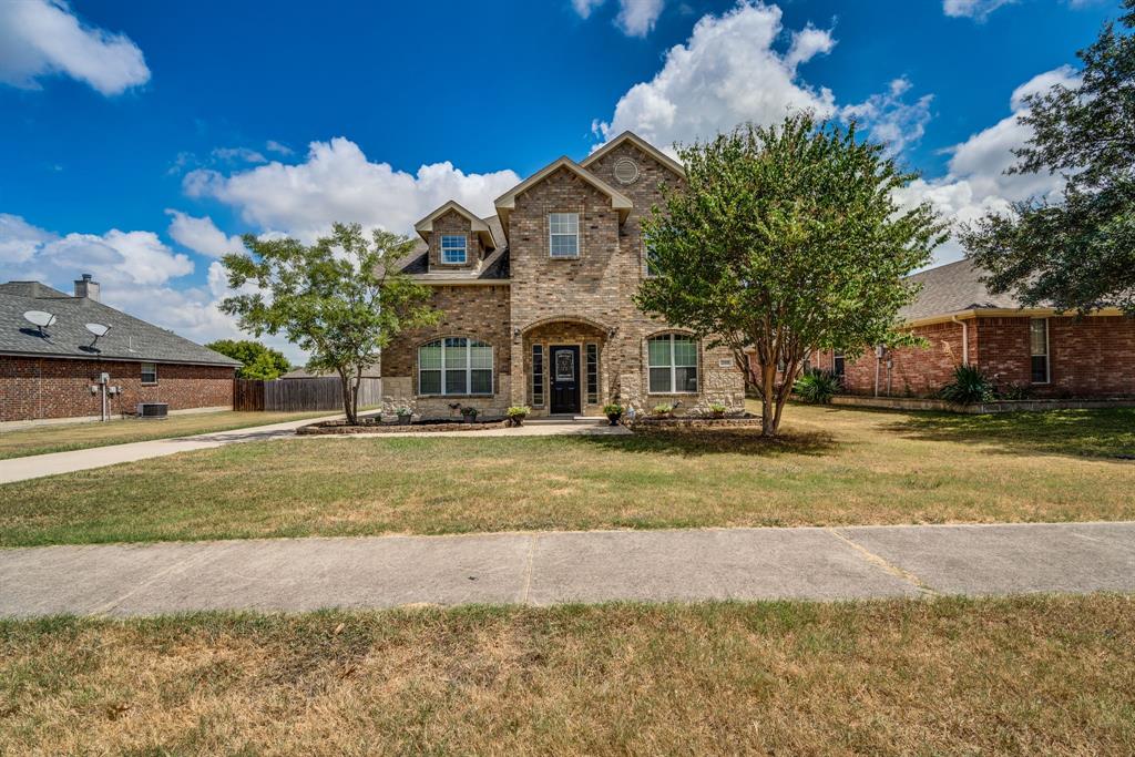 Photo 3 of 26 of 208 Cobblestone Circle house