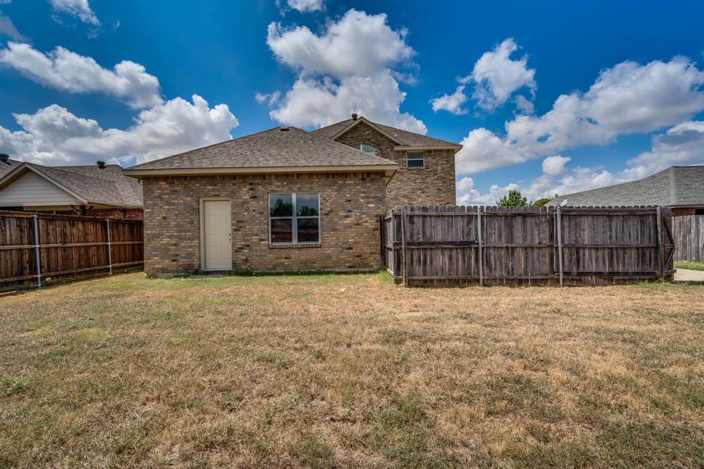 Photo 6 of 26 of 208 Cobblestone Circle house