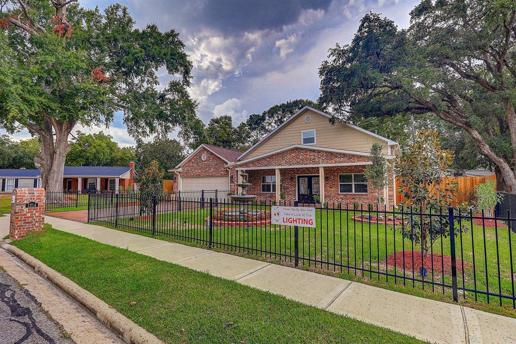 Photo 33 of 35 of 1214 Burnet Street house