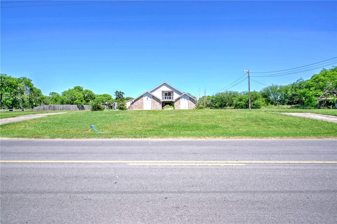 Photo 5 of 40 of 5490 County Road 73 house