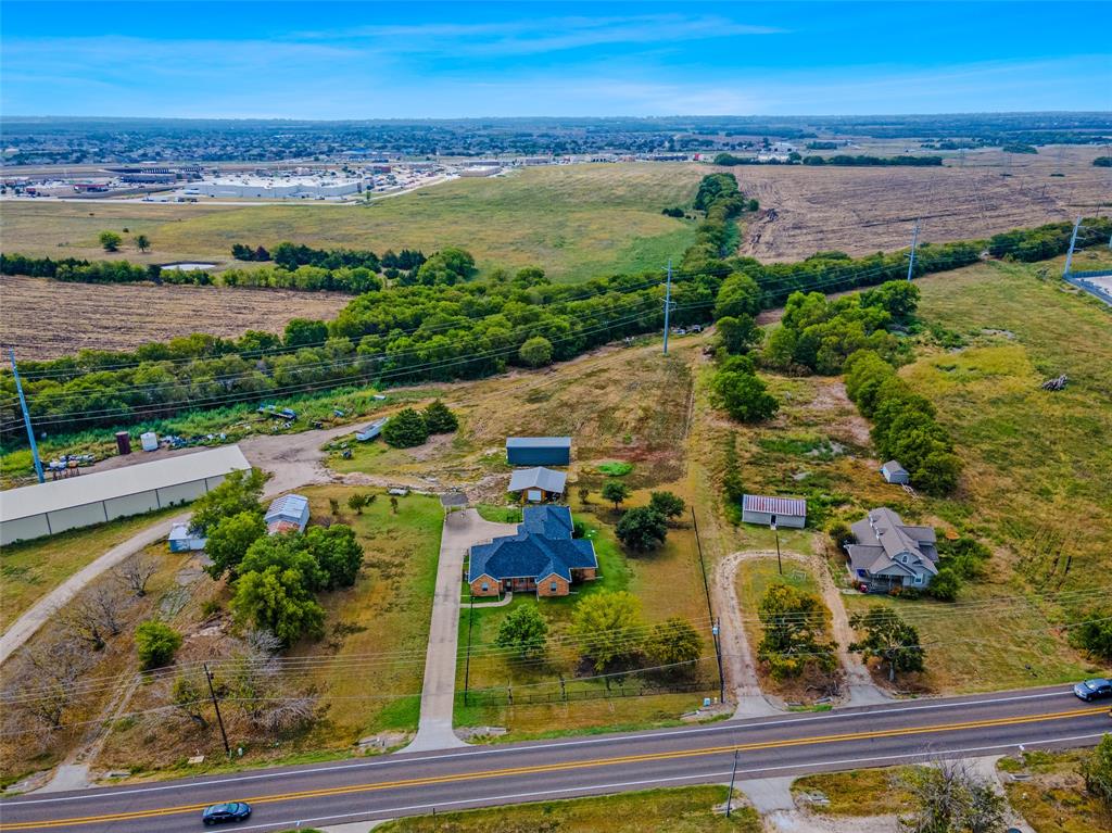 Photo 22 of 30 of 1123 W State Highway 66 house