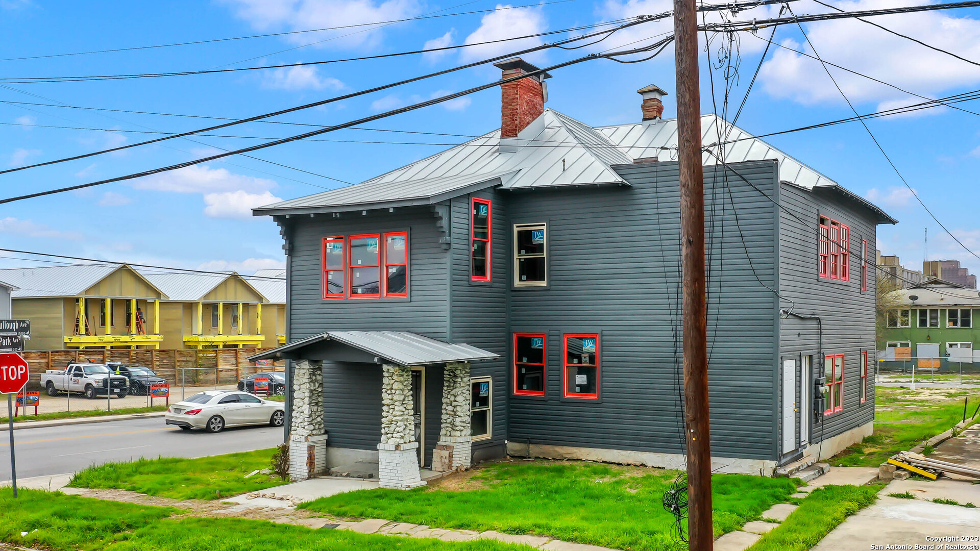 Photo 15 of 15 of 1525 MCCULLOUGH AVE house