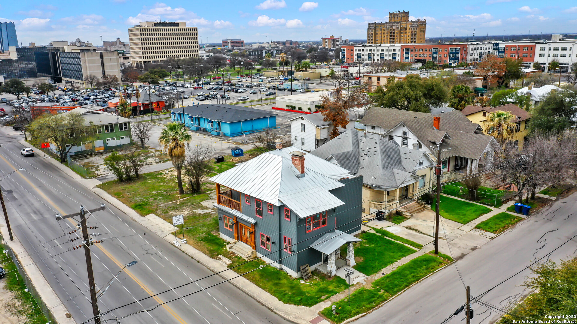 Photo 3 of 15 of 1525 MCCULLOUGH AVE house