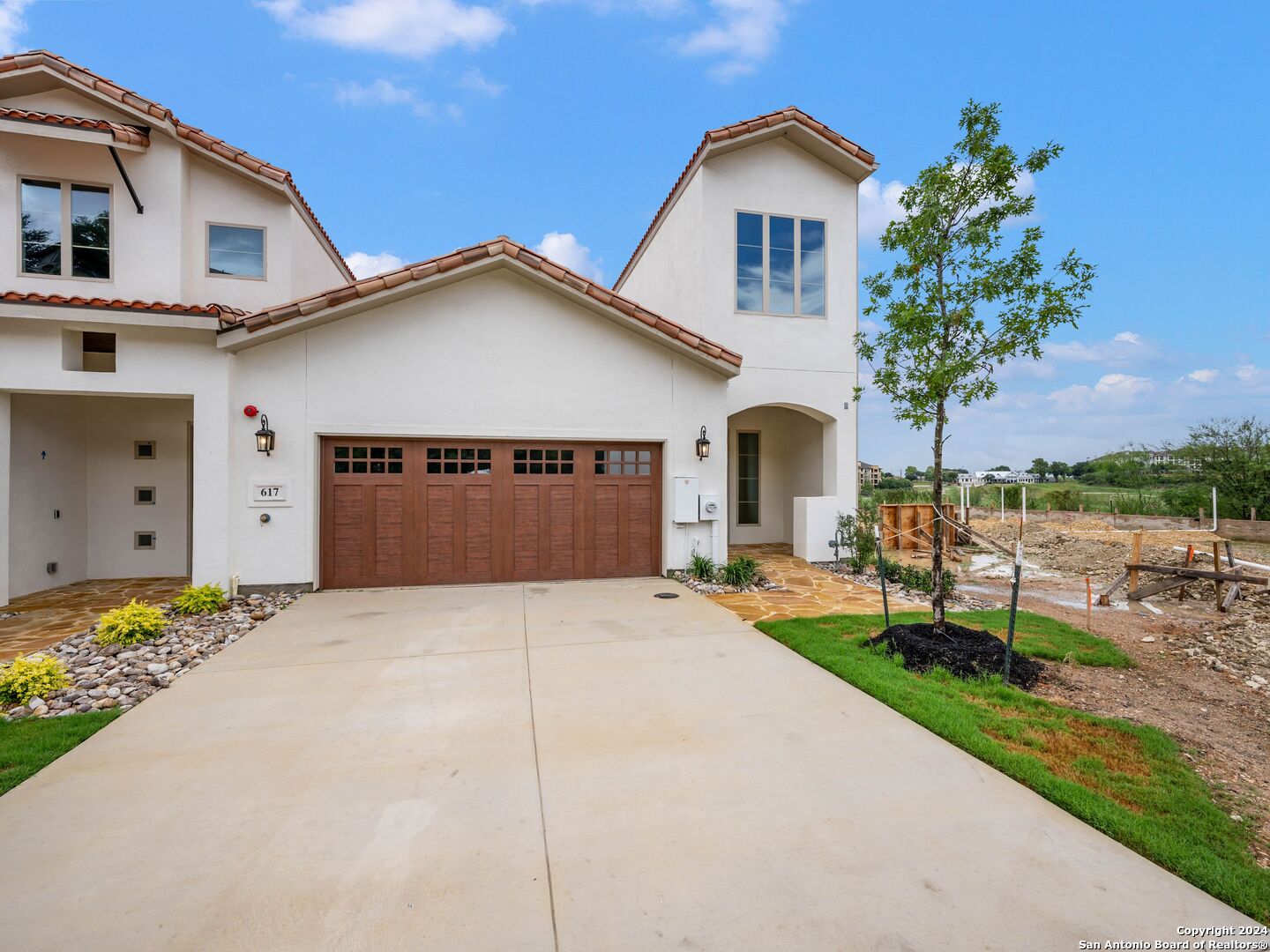 Photo 1 of 39 of 617 Quarry Hts townhome