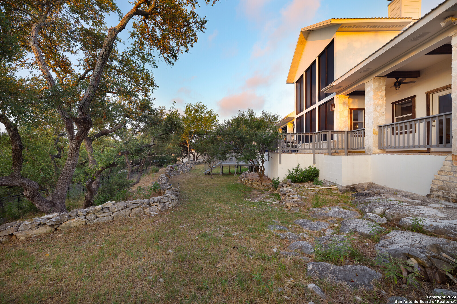 Photo 47 of 61 of 1042 FLAGSTONE DR house