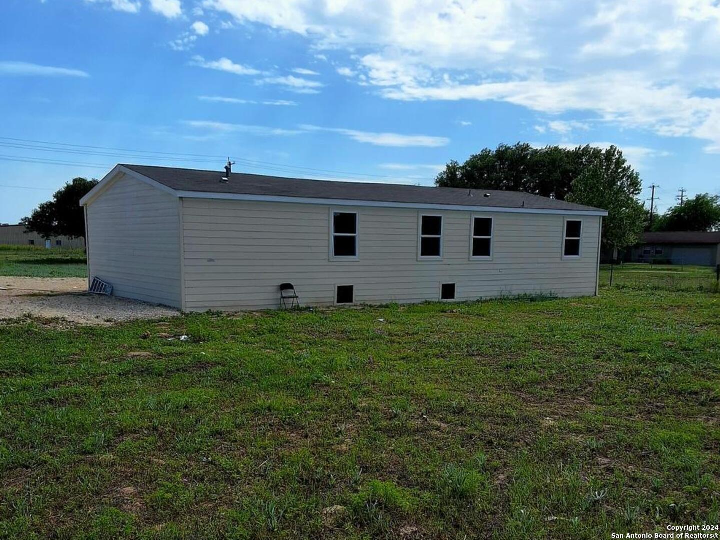 Photo 13 of 13 of 3297 Hardy Rd mobile home