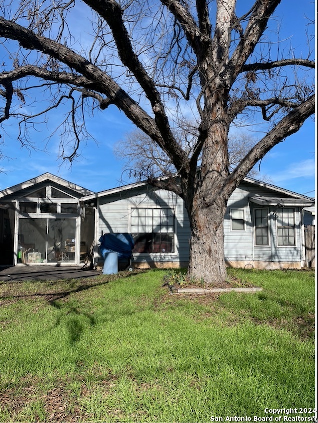 Photo 14 of 21 of 714 MENEFEE BLVD house