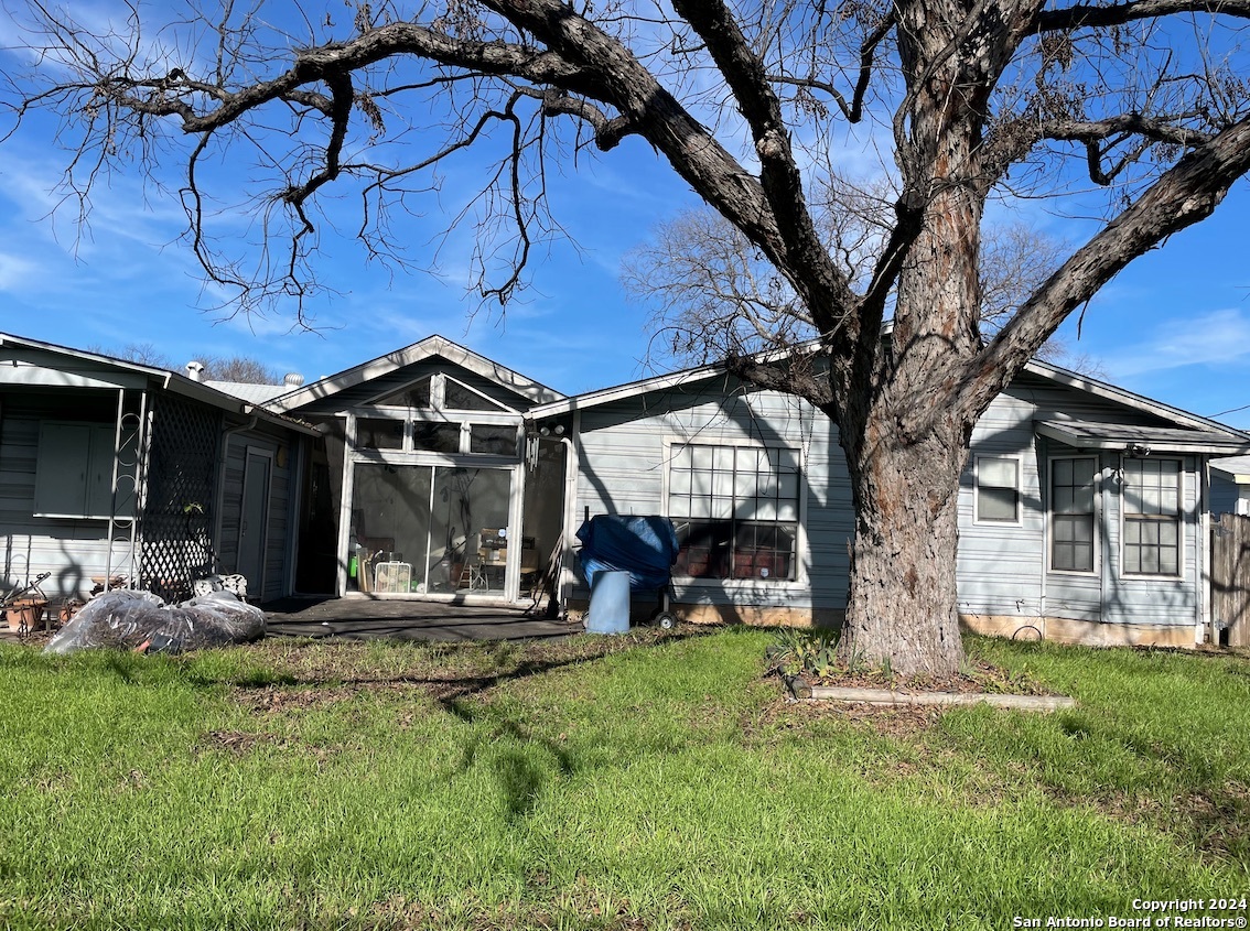 Photo 16 of 21 of 714 MENEFEE BLVD house