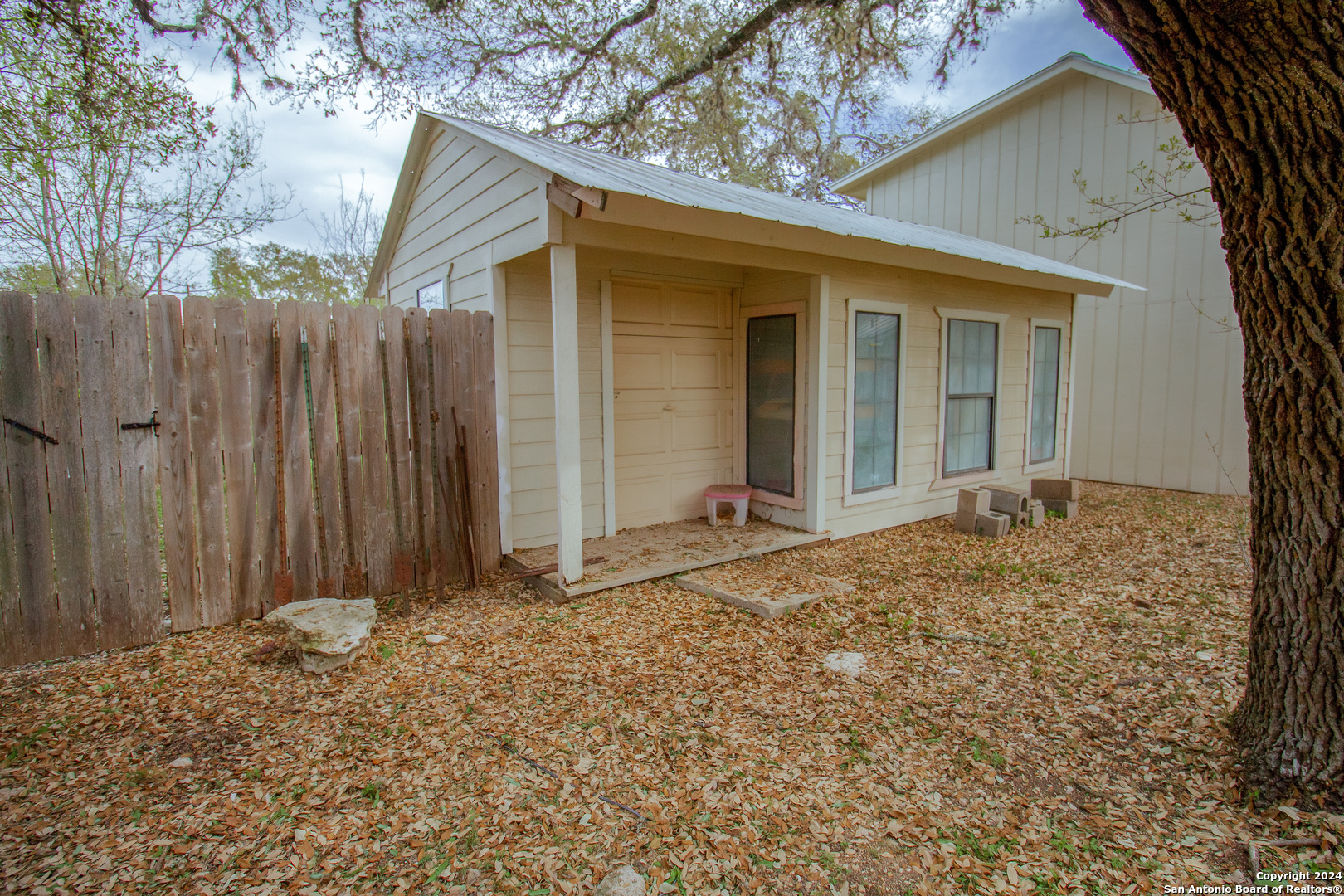 Photo 29 of 36 of 9206 geronimo view house