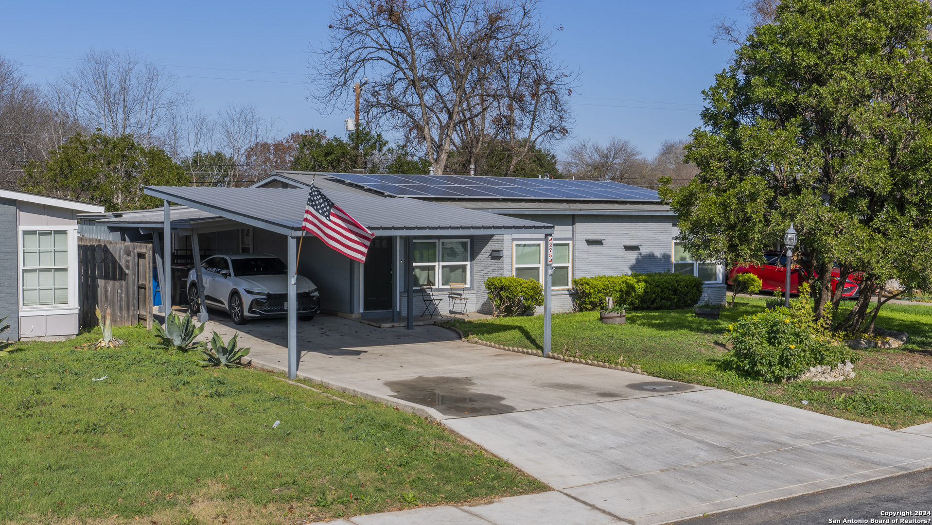 Photo 1 of 17 of 275 SHADY RILL house