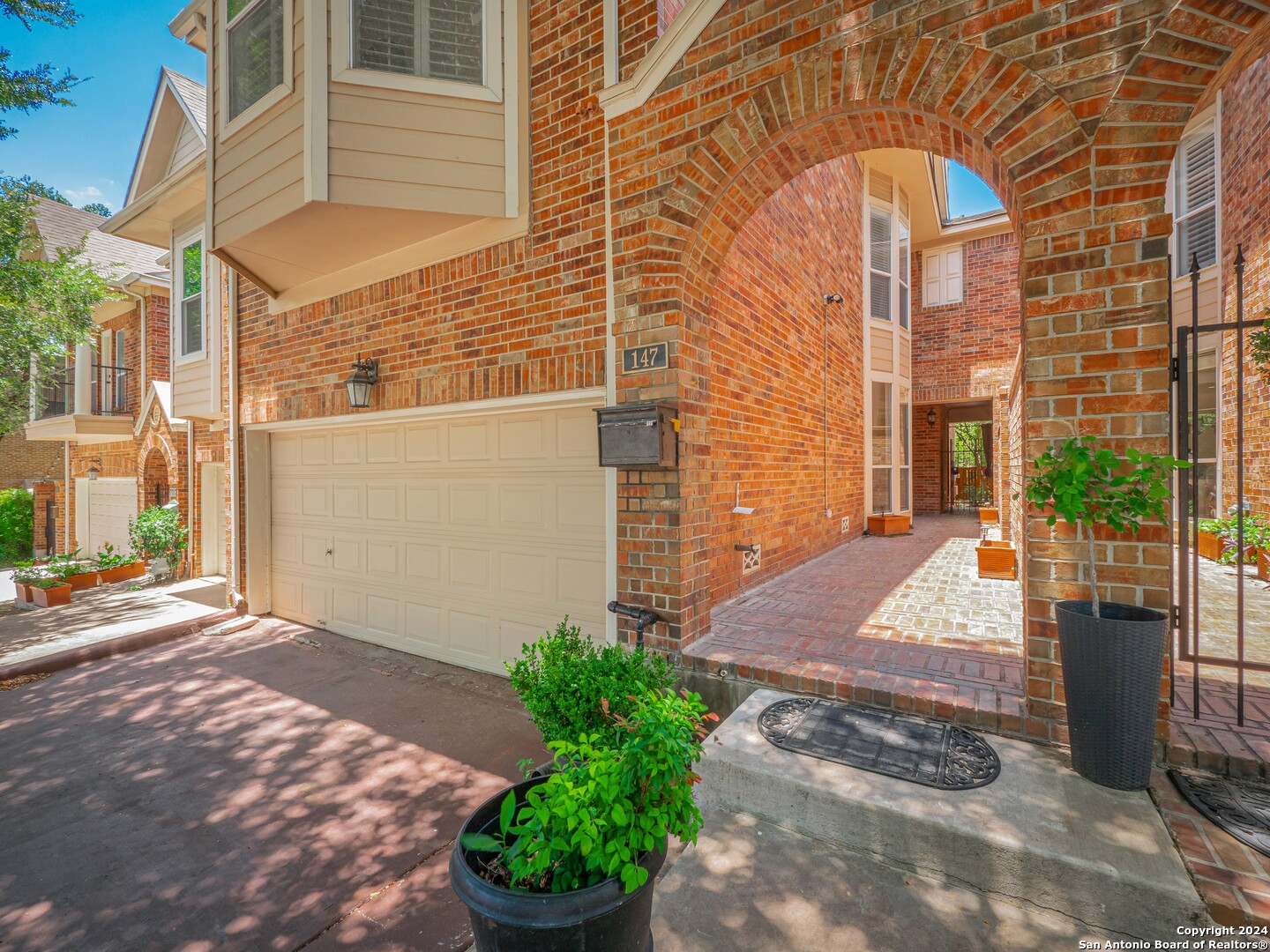 Photo 2 of 35 of 147 ELIZABETH RD townhome