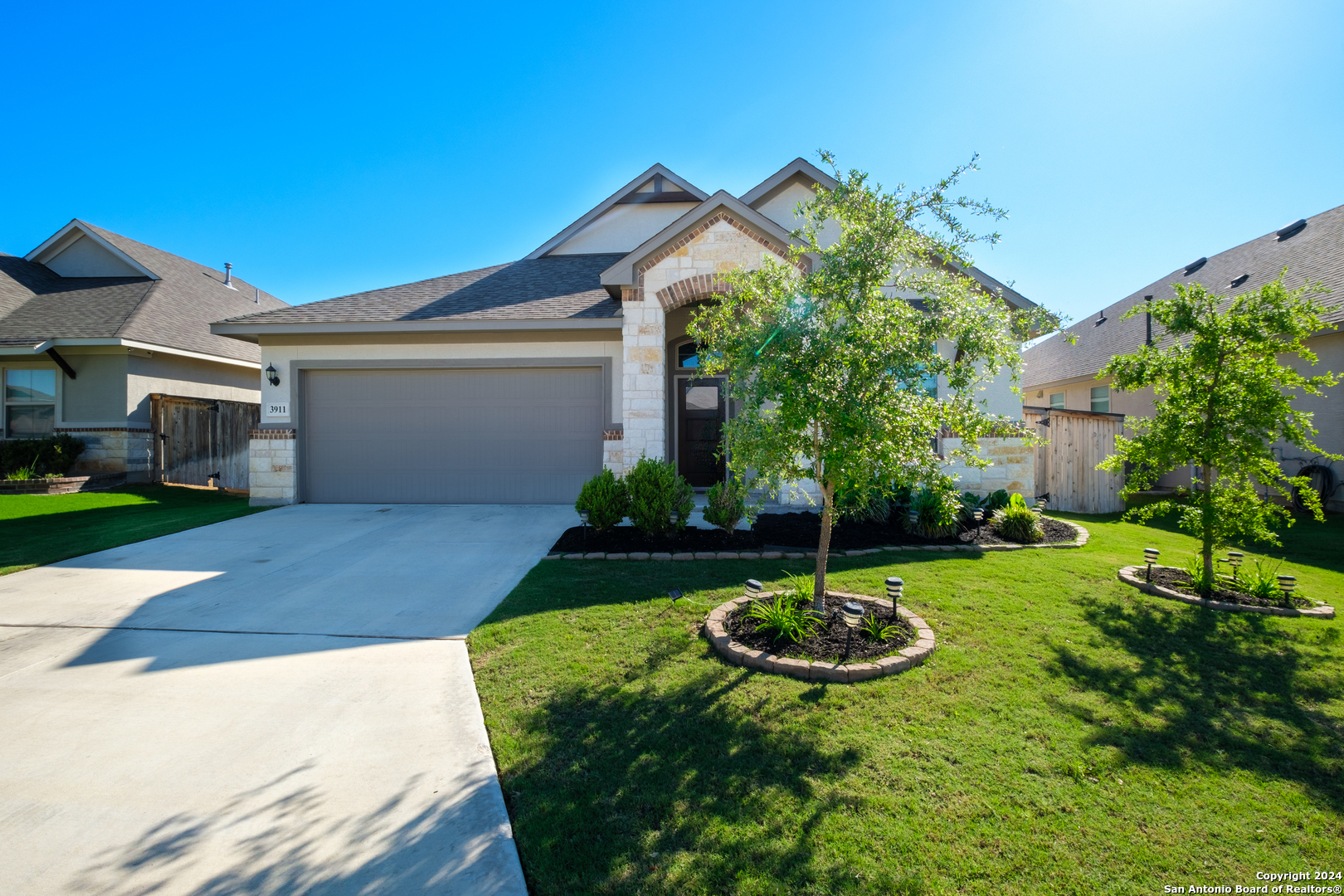 Photo 3 of 23 of 3911 BRAZOS BEND house