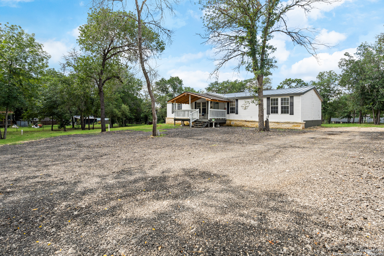 Photo 2 of 21 of 2018 Sandy Bend mobile home