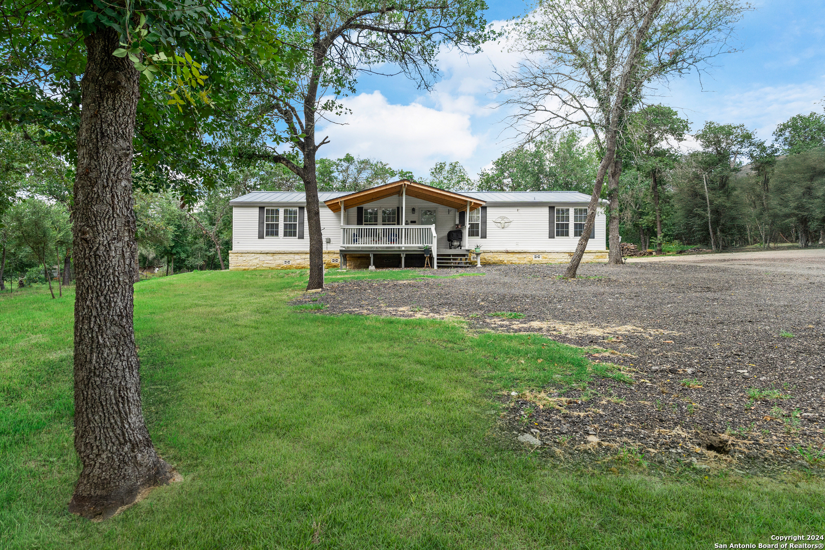 Photo 3 of 21 of 2018 Sandy Bend mobile home