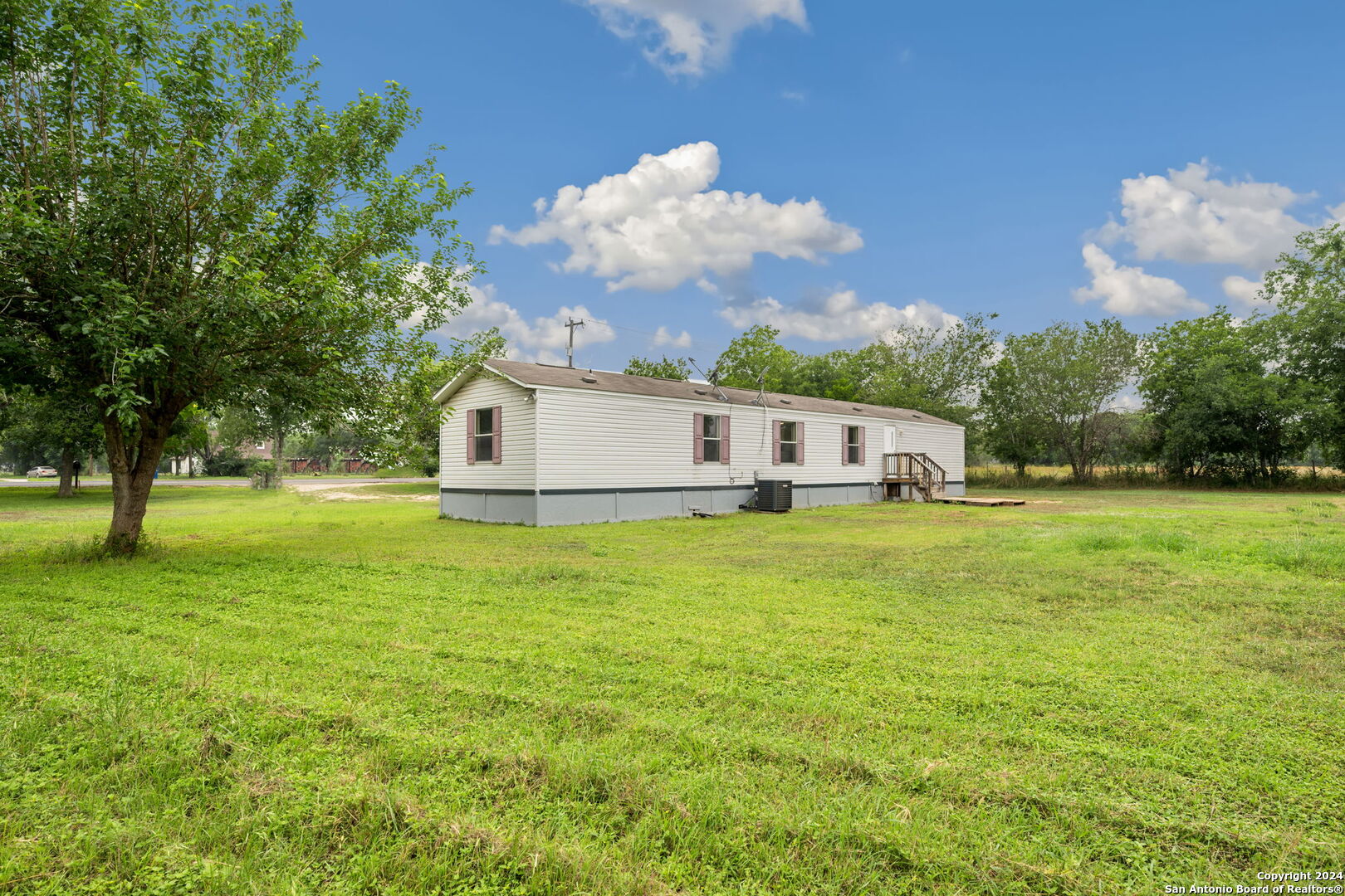 Photo 5 of 22 of 2075 martinez losoya mobile home