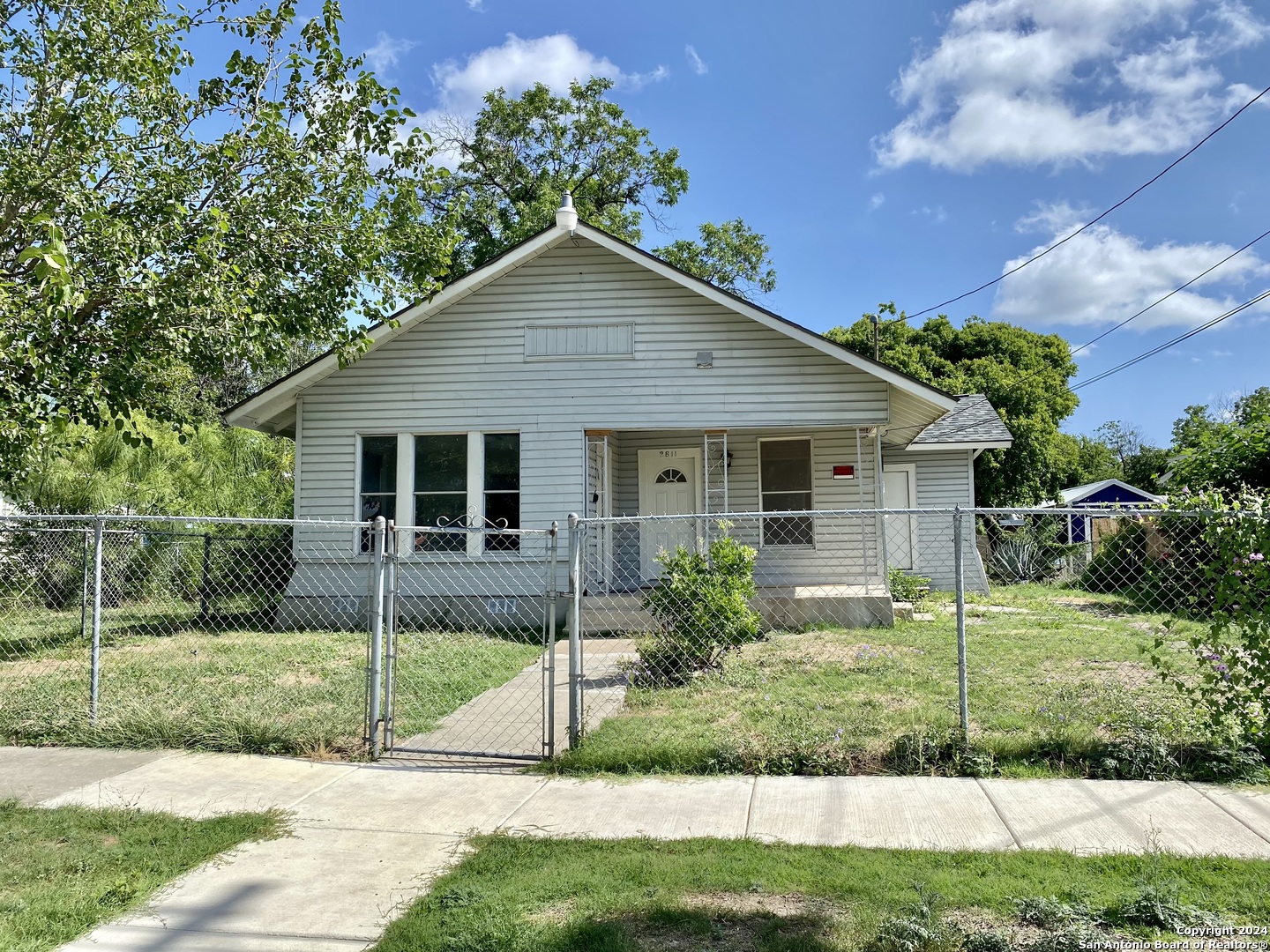 Photo 1 of 16 of 2811 W TRAVIS ST house