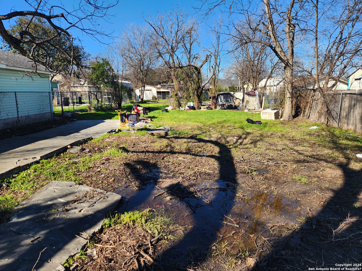 Photo 1 of 3 of 511 S CALAVERAS land