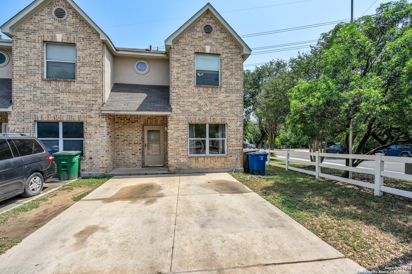 Photo 1 of 23 of 4003 ST CHARLES BAY 4003 townhome