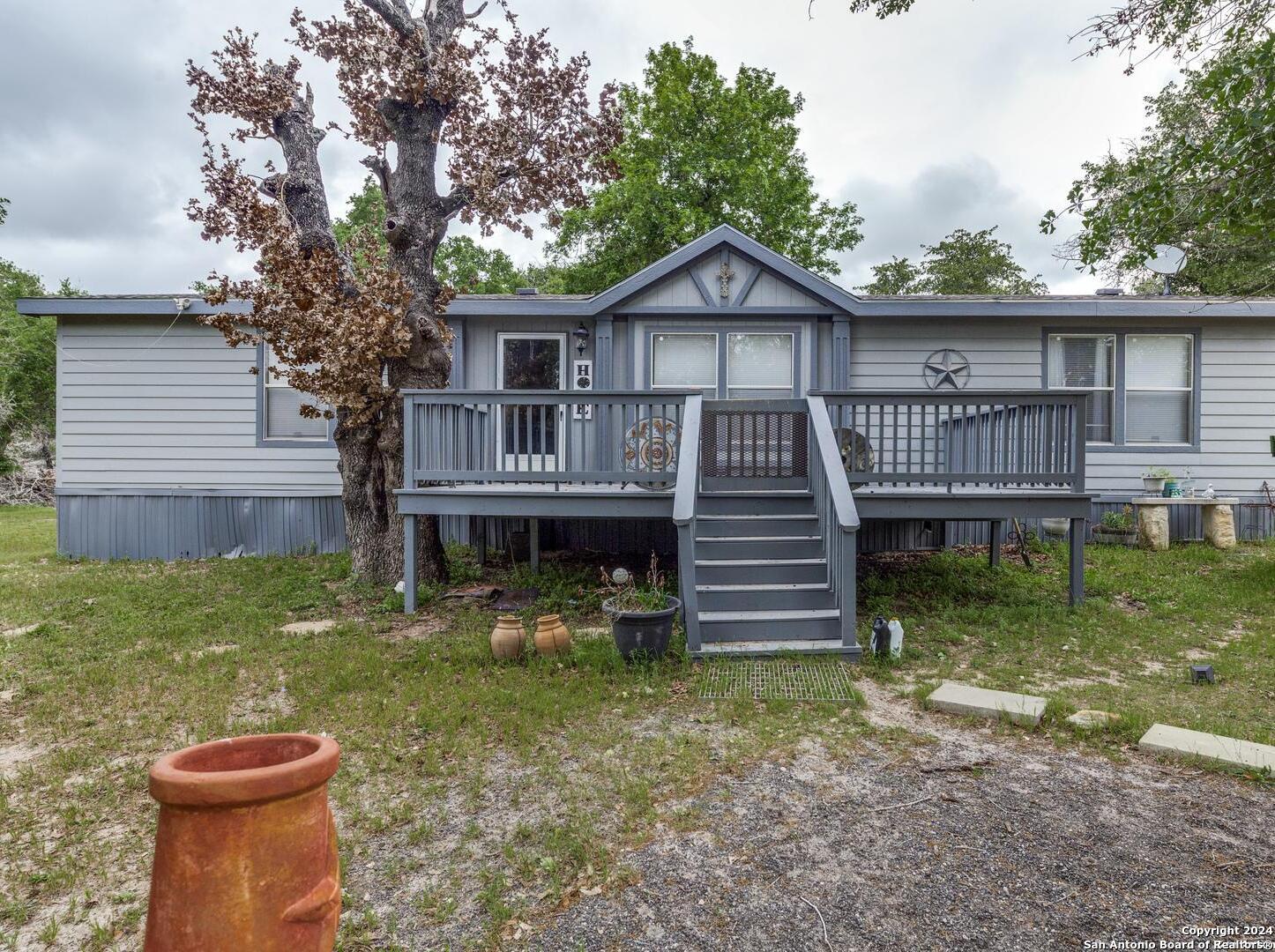 Photo 1 of 25 of 500 Spur Ridge mobile home