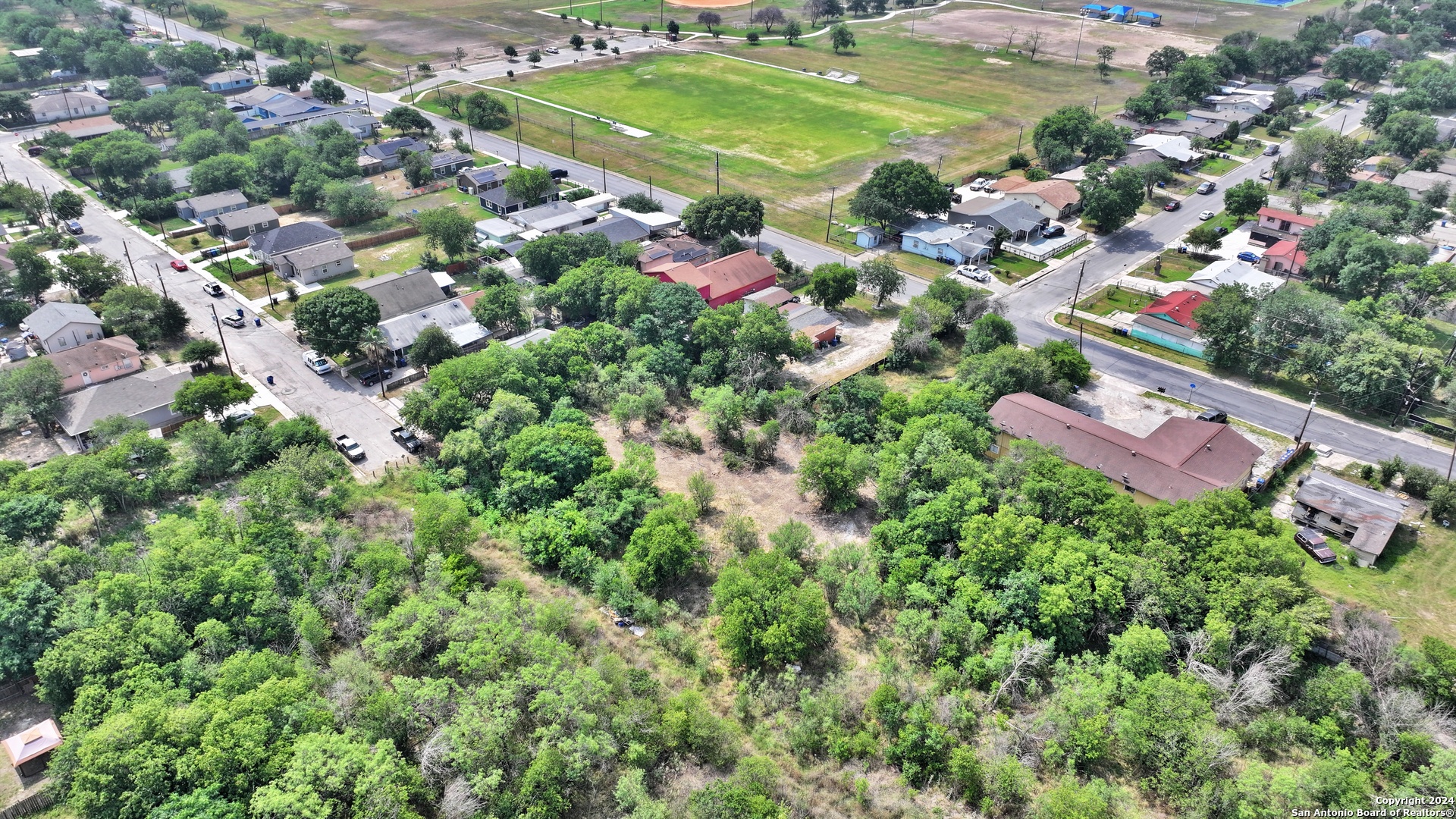 Photo 4 of 5 of 400 Coyol land