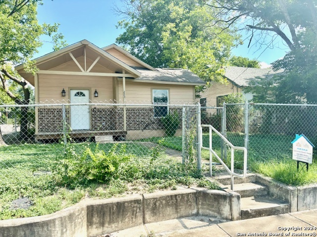 Photo 1 of 11 of 223 Gladstone St house