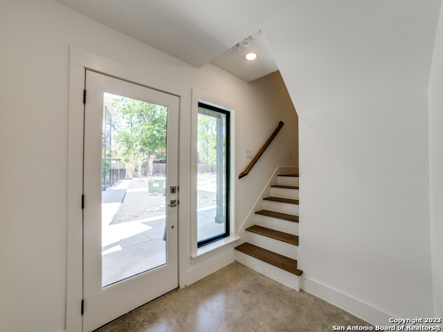 Photo 3 of 29 of 1226 S PRESA ST 400 townhome