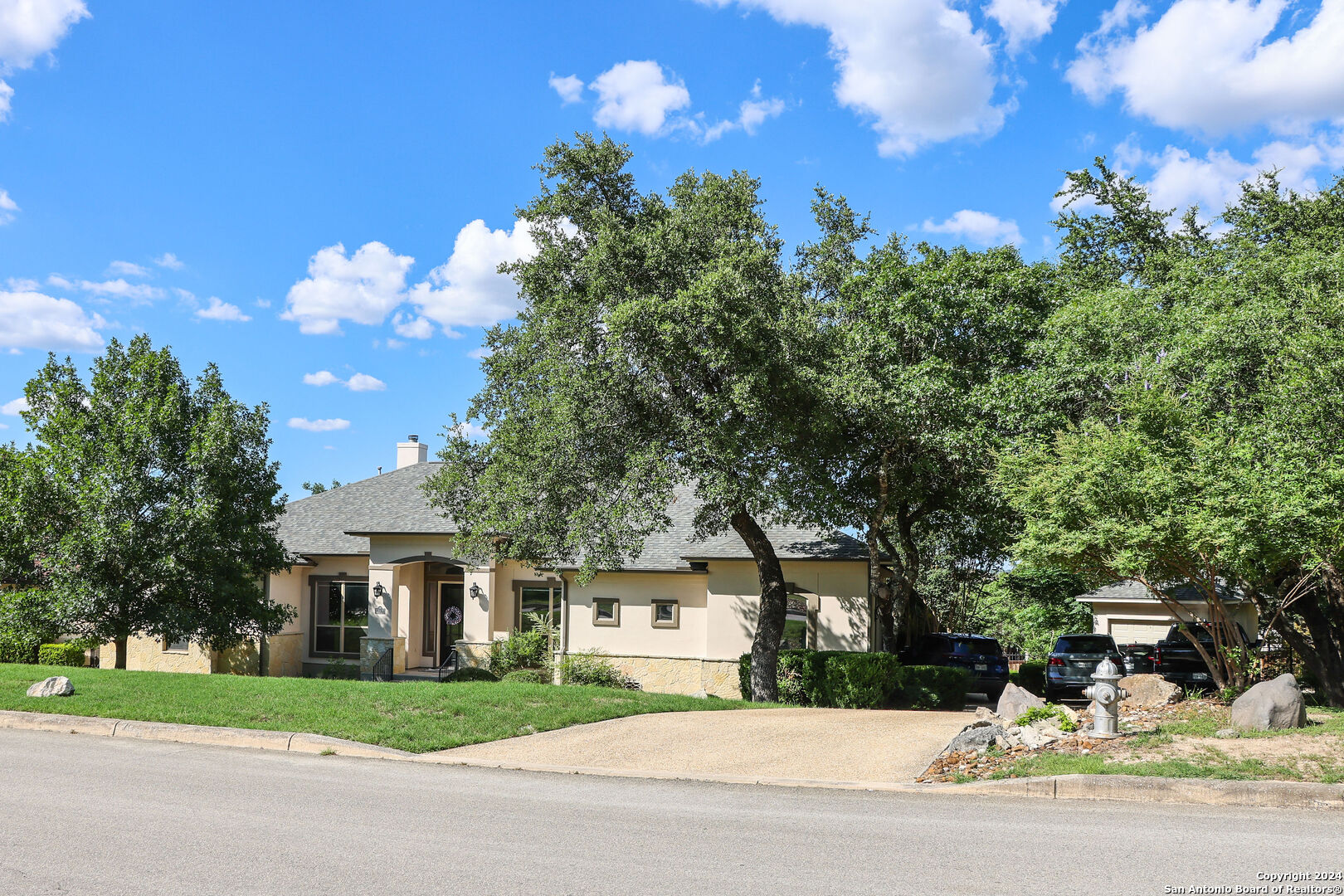 Photo 3 of 31 of 23902 Verde River house