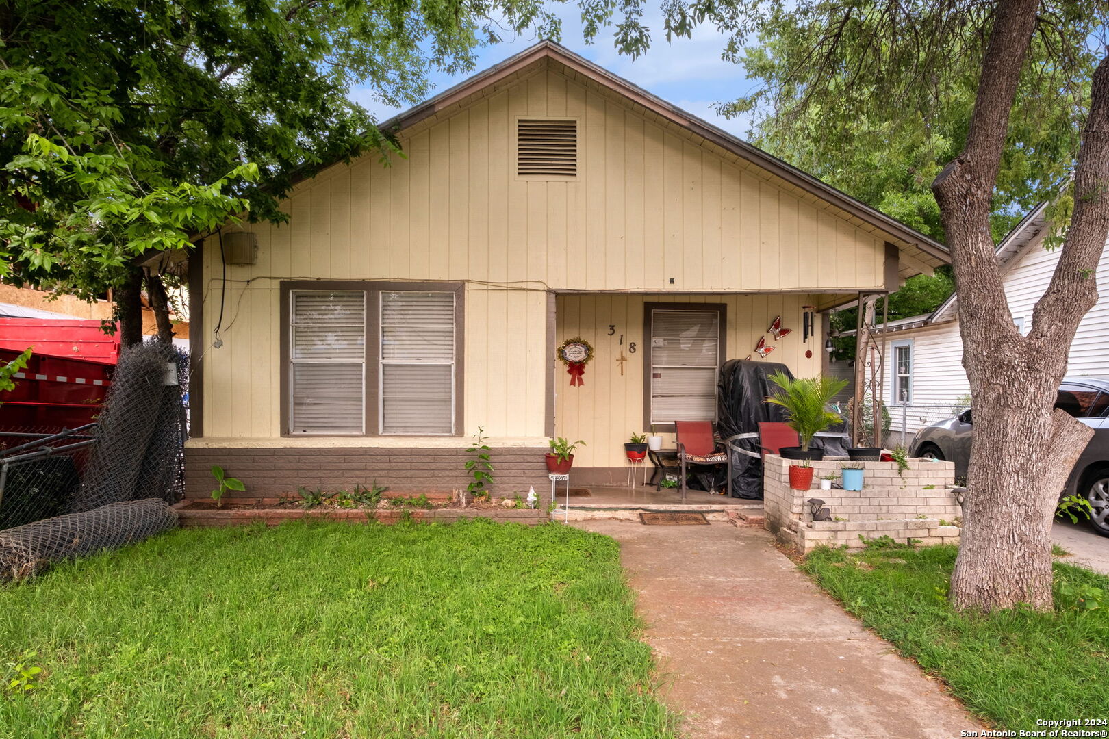 Photo 2 of 8 of 318 ADAES AVE house