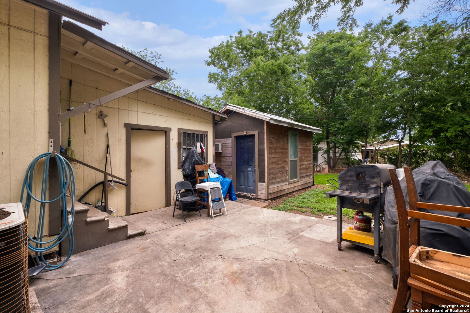 Photo 5 of 8 of 318 ADAES AVE house