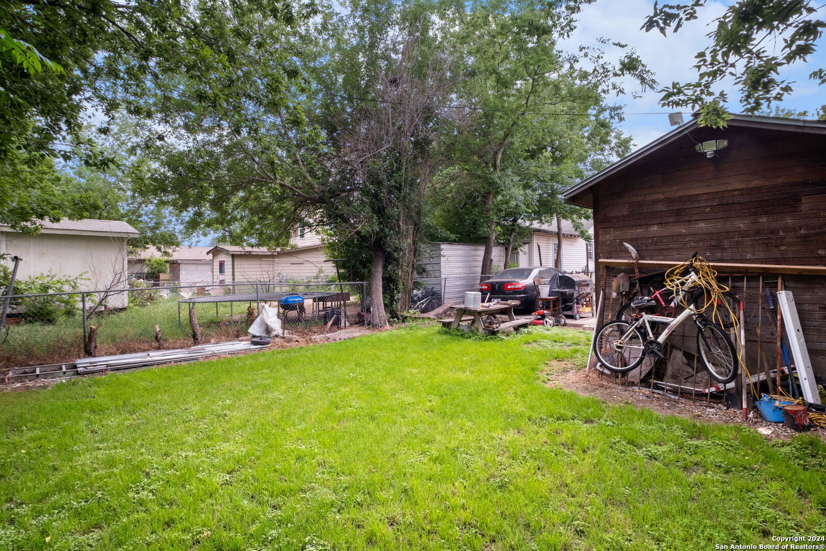 Photo 8 of 8 of 318 ADAES AVE house