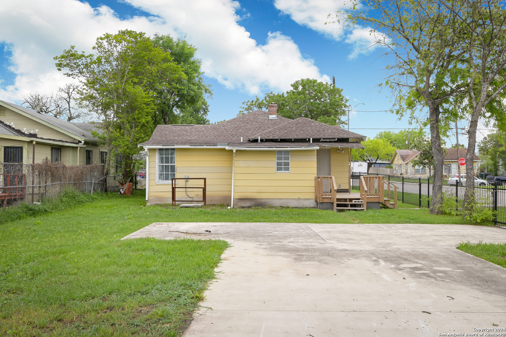 Photo 16 of 16 of 1851 TEXAS AVE house