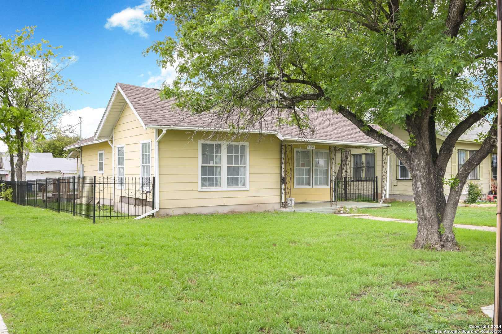 Photo 2 of 16 of 1851 TEXAS AVE house