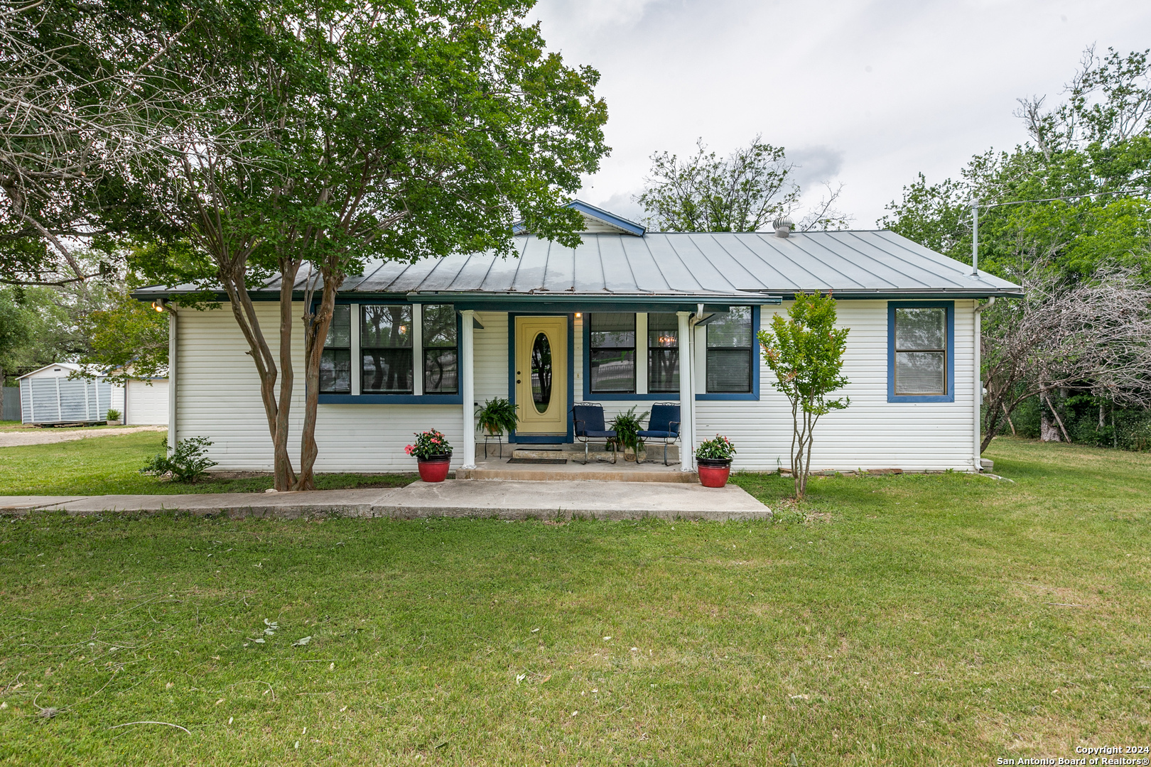 Photo 1 of 36 of 17961 S Us Highway 281 house