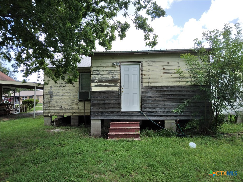 Photo 5 of 17 of 127 Roosevelt Drive house