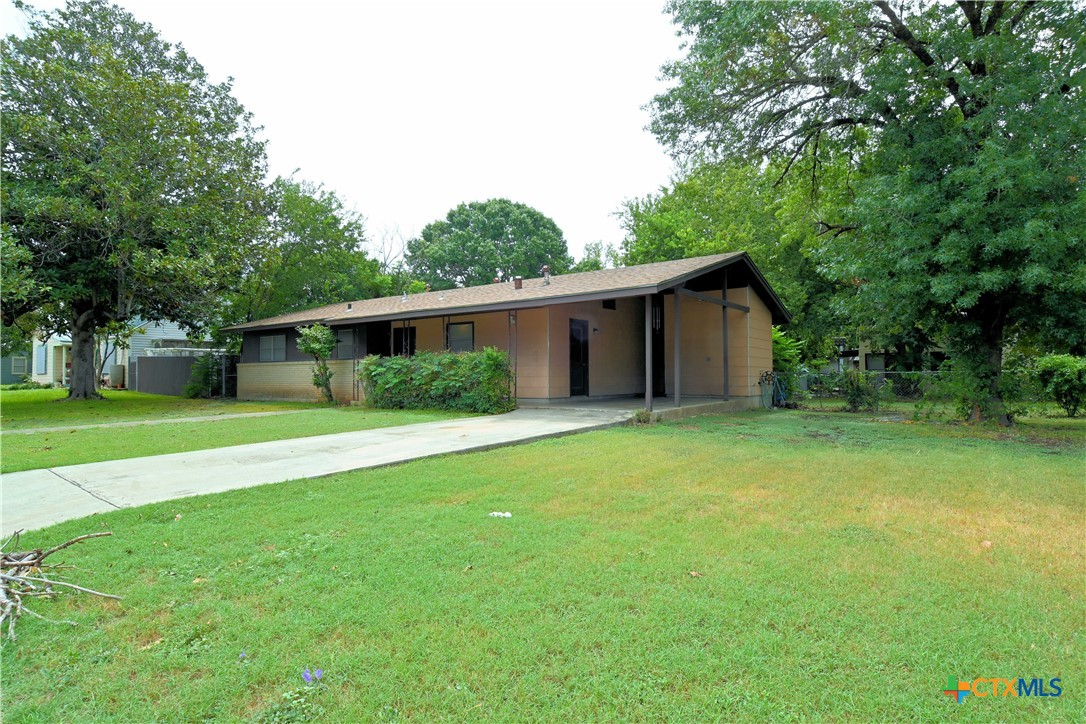 Photo 2 of 25 of 731 Bismark Street house