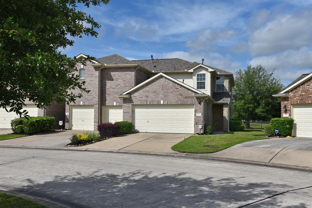 Photo 1 of 36 of 8526 Willow Loch Drive townhome