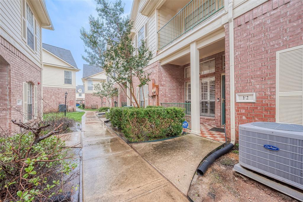 Photo 5 of 44 of 2710 Grants Lake Boulevard F2 townhome