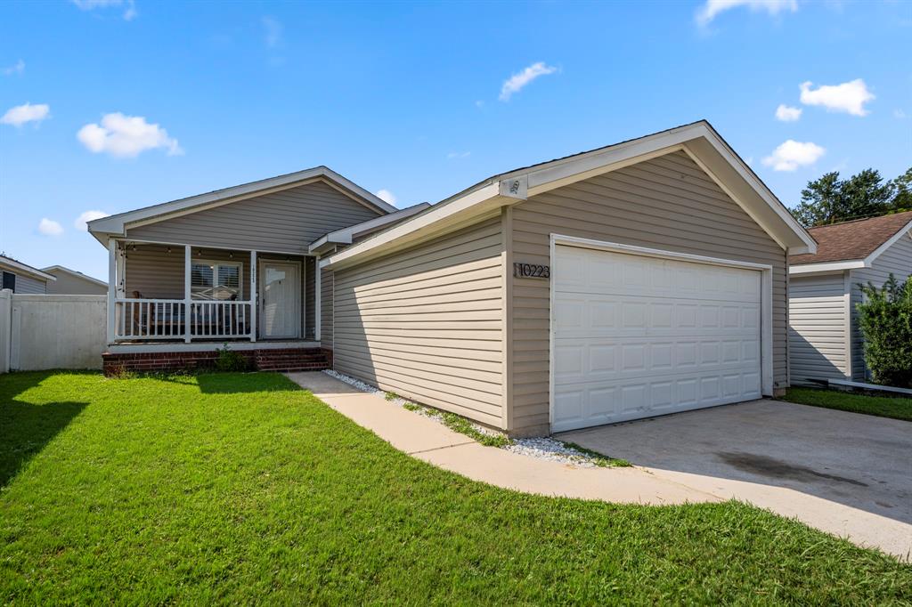 Photo 1 of 25 of 10223 Berrybriar Lane mobile home