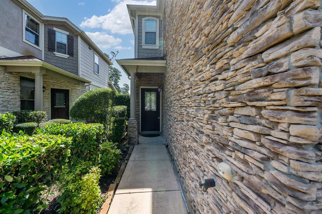 Photo 8 of 27 of 16018 Limestone Lake Drive townhome