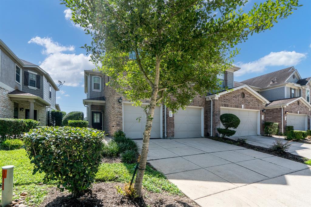 Photo 9 of 27 of 16018 Limestone Lake Drive townhome