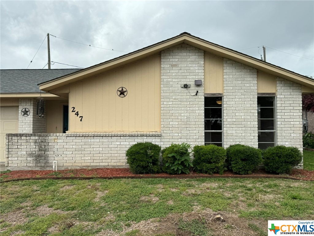 Photo 2 of 24 of 247 Goldenrod Avenue house